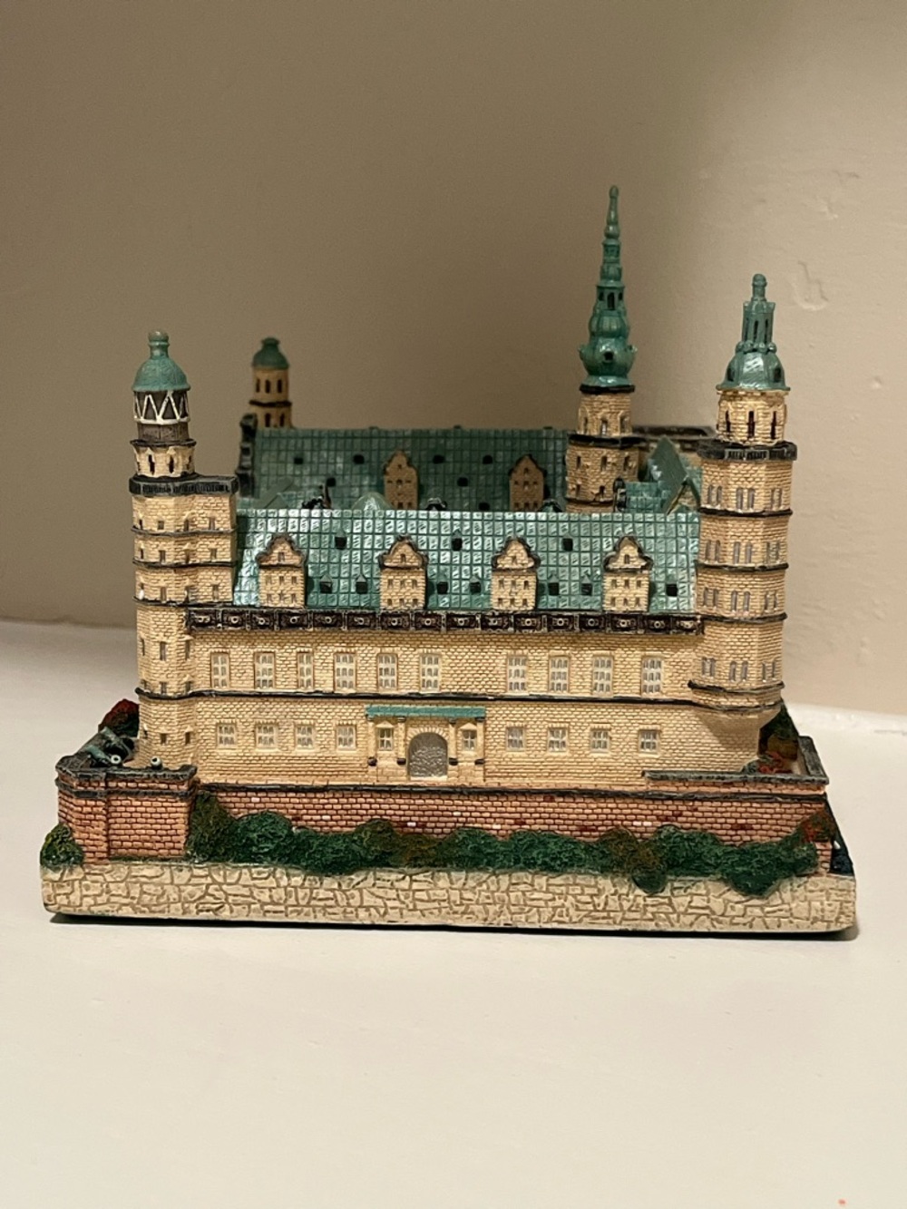 Kronborg Castle Elsinore Denmark Danbury Mint Enchanted Castles of Europe 1994